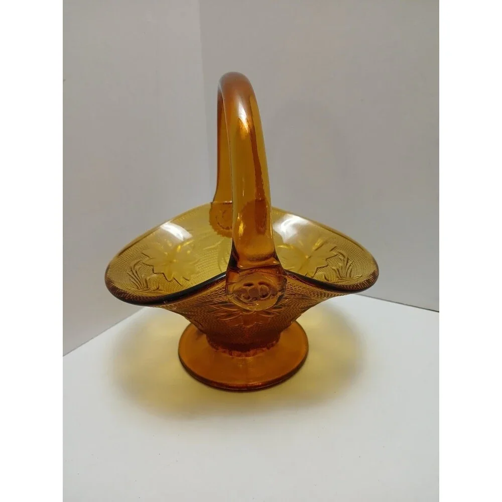 ​Tiara‎ Glass Amber Basket w/ Handle Rounded Rim JD Mark Vtg